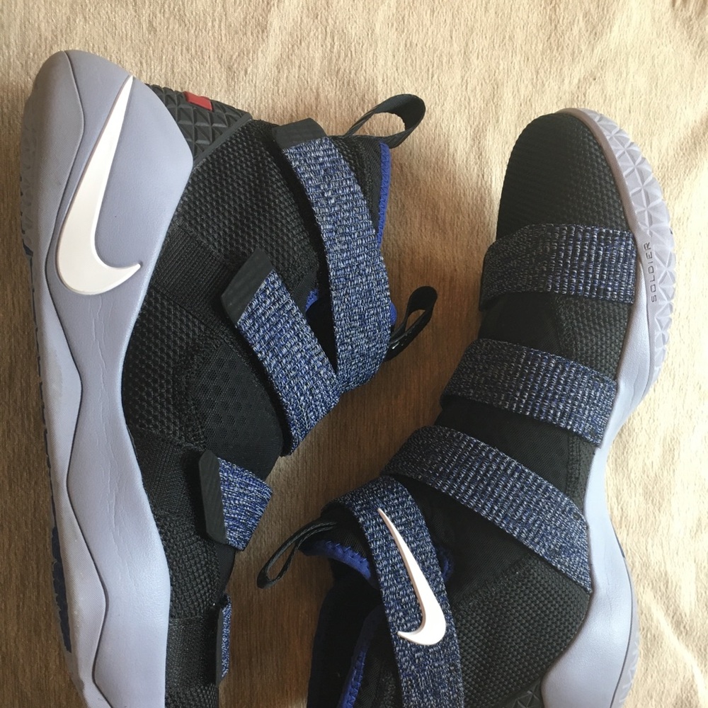 Nike Lebron James soldier xi
